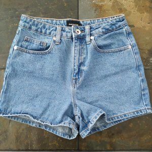Frank & Oak Light wash “Stevie” Jean Short US 27